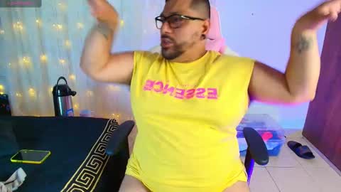 Snapshot of jacoob_woods chatting on February 11, 7:38 pm daddy sir master bear online show from February 11, 7:38 pm