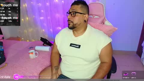 Snapshot of jacoob_woods chatting on February 18, 2:05 am daddy sir master bear online show from February 18, 2:05 am