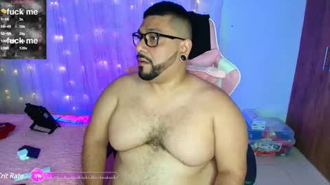 Snapshot of jacoob_woods chatting on February 23, 1:13 am daddy sir master bear online show from February 23, 1:13 am