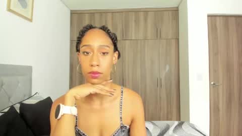 Snapshot of jade_obi chatting on September 17, 4:21 pm Jade smile online show from September 17, 4:21 pm