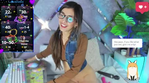 jade white  online show from March 30, 2:28 pm