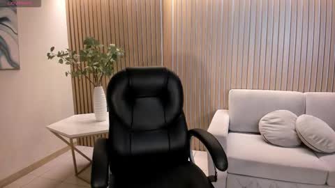 JADE EVANS online show from February 2, 7:43 pm