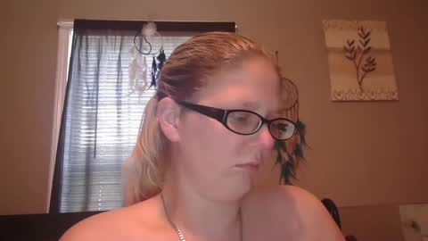 JadeLuv online show from March 9, 5:17 pm