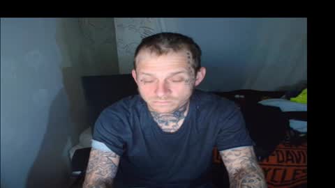 showingitoff online show from March 8, 4:16 am