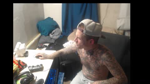 showingitoff online show from December 3, 6:58 am