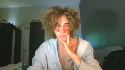 jake_alvarez11 online show from April 28, 8:29 am