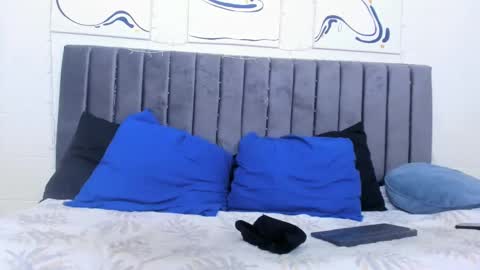 Hi guys im new 3 online show from February 26, 6:15 pm