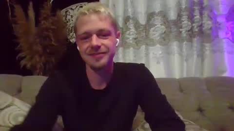 Snapshot of jakjakrabbit chatting on October 12, 3:21 am JakJakRabbit online show from October 12, 3:21 am