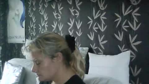 Snapshot of jakkilouise chatting on October 20, 2:33 pm JAKKI LOUISE pornstar online show from October 20, 2:33 pm