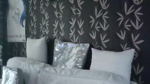 Snapshot of jakkilouise chatting on October 16, 12:27 pm JAKKI LOUISE pornstar online show from October 16, 12:27 pm