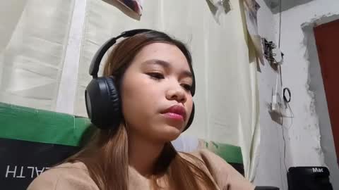Darcy online show from May 1, 2:11 pm