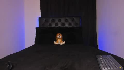 LeonardoInsta LeonardoperezcoPvt open online show from November 15, 5:09 am