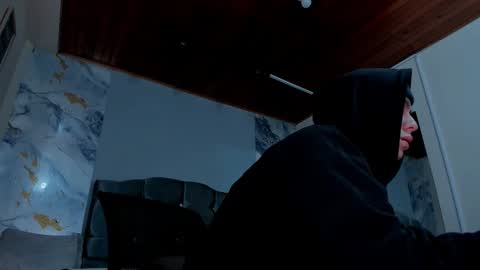 james_adamss_ online show from February 2, 2:14 pm