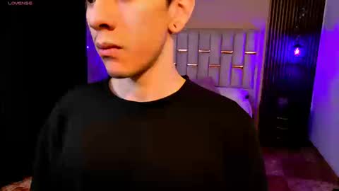 james_adamss_ online show from March 18, 2:23 pm