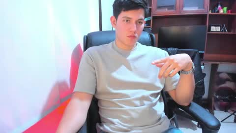Snapshot of james_cr chatting on February 5, 7:18 am james_cr online show from February 5, 7:18 am
