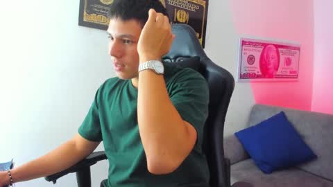 Snapshot of james_cr chatting on March 5, 9:26 pm james_cr online show from March 5, 9:26 pm
