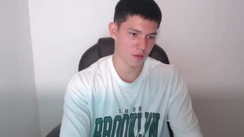 Snapshot of james_cr chatting on February 26, 3:57 am james_cr online show from February 26, 3:57 am