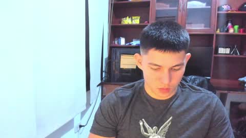 Snapshot of james_cr chatting on February 8, 3:30 am james_cr online show from February 8, 3:30 am