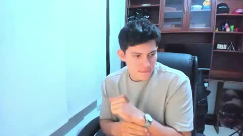 Snapshot of james_cr chatting on February 5, 4:16 am james_cr online show from February 5, 4:16 am