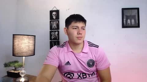 james_cr online show from November 12, 12:35 am