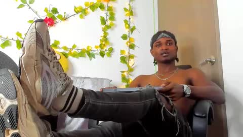 james_makony_1 online show from March 6, 10:09 am