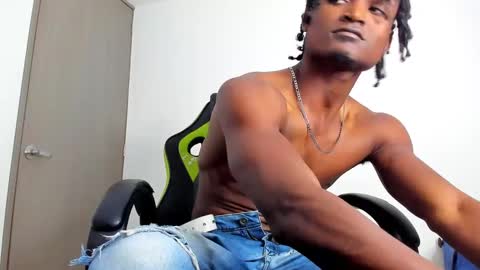 james_makony_1 online show from January 6, 3:20 am