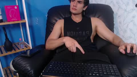 james_morrisonm online show from March 27, 12:39 pm