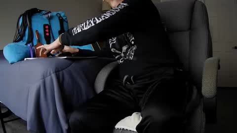 Snapshot of jamesbondage_0069 chatting on December 2, 6:49 pm James Bondage online show from December 2, 6:49 pm