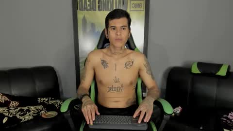 Snapshot of jamesinked_ chatting on March 9, 9:25 pm Jamesinked  online show from March 9, 9:25 pm