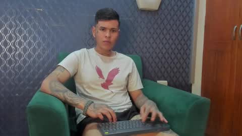 Snapshot of jamesinked_ chatting on October 6, 6:15 pm Jamesinked  online show from October 6, 6:15 pm