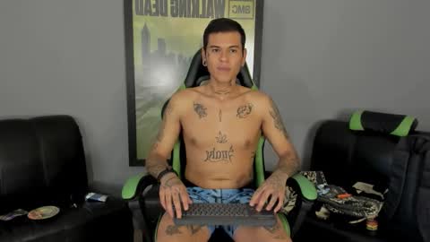 Snapshot of jamesinked_ chatting on February 6, 8:23 pm Jamesinked  online show from February 6, 8:23 pm