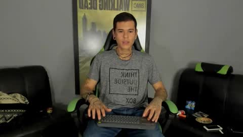 Snapshot of jamesinked_ chatting on February 3, 9:29 pm Jamesinked  online show from February 3, 9:29 pm