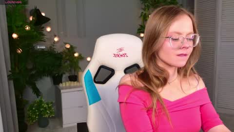 jane_westt online show from April 13, 2:54 pm