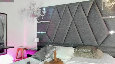 janna_foxx online show from May 18, 4:00 am