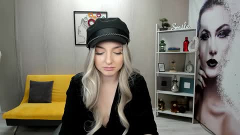 Snapshot of jaquelinlaurent chatting on September 19, 8:34 pm JaquelinLaurent online show from September 19, 8:34 pm