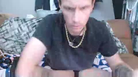 jasonmoore423786227 online show from April 27, 2:09 am
