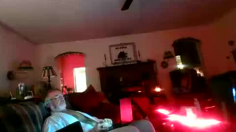 Snapshot of jasonreloaded694u chatting on October 18, 11:09 pm Jason online show from October 18, 11:09 pm