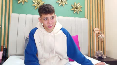 Snapshot of jasson_smit chatting on January 14, 12:45 pm J A S S O N online show from January 14, 12:45 pm