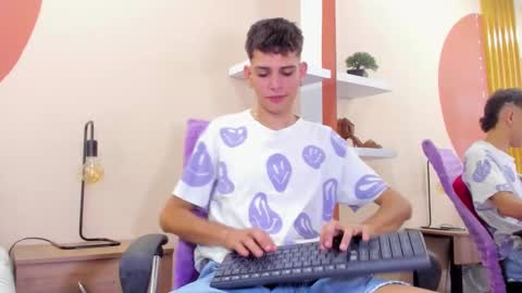 Snapshot of jasson_smit chatting on December 18, 1:56 pm J A S S O N online show from December 18, 1:56 pm