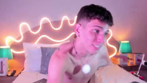 Snapshot of jasson_smit chatting on September 27, 8:17 pm J A S S O N online show from September 27, 8:17 pm
