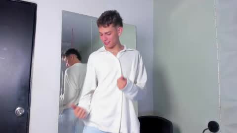 Snapshot of jasson_smit chatting on February 16, 1:05 pm J A S S O N online show from February 16, 1:05 pm