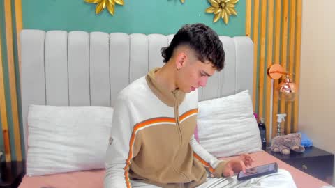 Snapshot of jasson_smit chatting on December 23, 12:41 pm J A S S O N online show from December 23, 12:41 pm