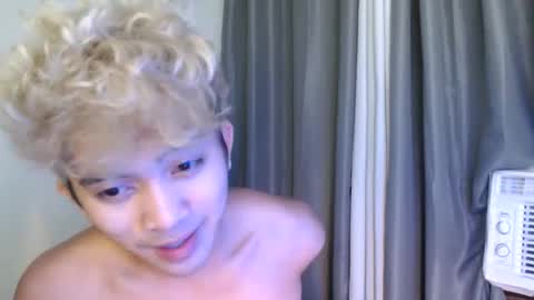 jaysee_hugecox online show from May 30, 9:19 am