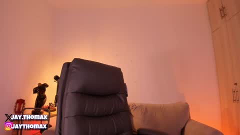 jaythomax online show from February 4, 7:11 pm