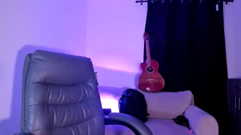 jaythomax online show from November 4, 12:34 am