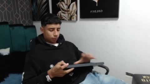 Snapshot of jaze_bradley chatting on February 27, 11:17 am jaze_bradley online show from February 27, 11:17 am