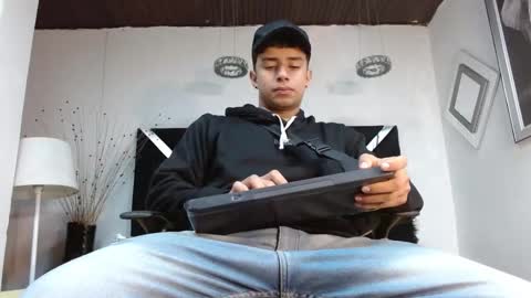Snapshot of jaze_bradley chatting on March 12, 11:09 am jaze_bradley online show from March 12, 11:09 am