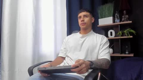 jaze_bradley online show from November 25, 11:31 am