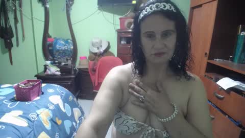 Snapshot of jazmin_rios chatting on February 26, 11:41 pm jazmim online show from February 26, 11:41 pm