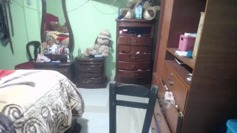 Snapshot of jazmin_rios chatting on October 9, 2:44 pm jazmim online show from October 9, 2:44 pm